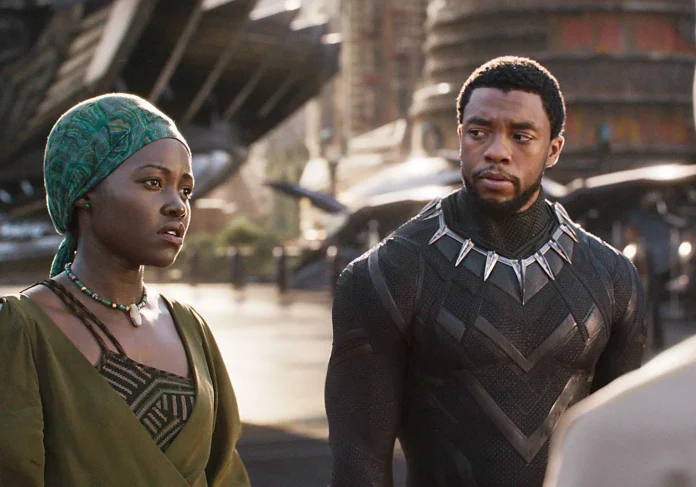 Lupita-Nyong'o et Chadwick Boseman lors du tournage du film Black Panther