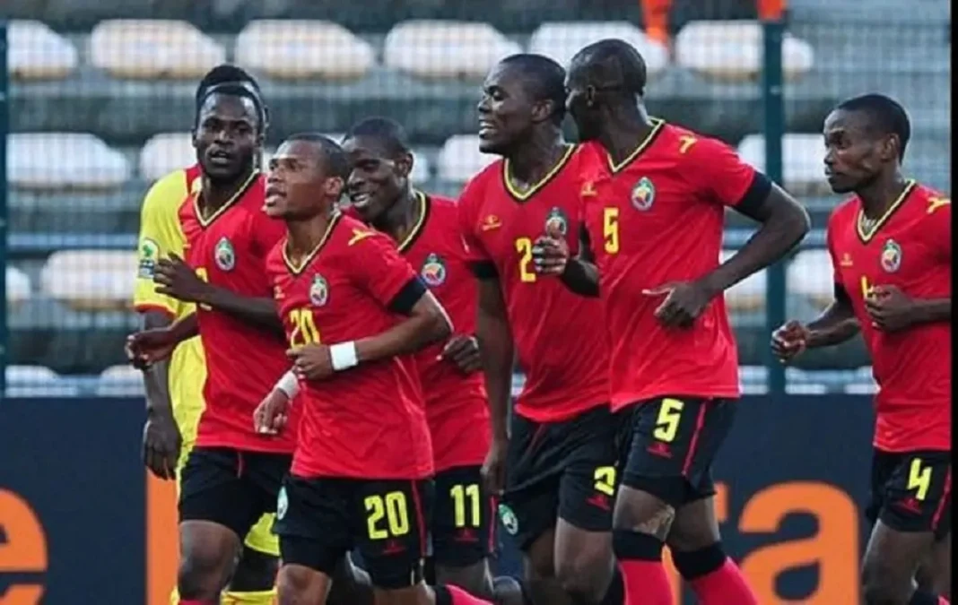 Des joueurs du Mozambique cÃ©lÃ¨brent leur but