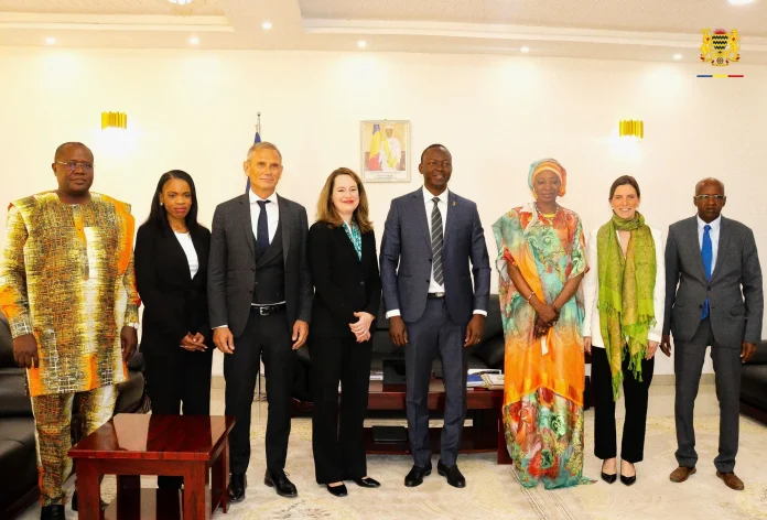 Le Premier ministre du Tchad, SuccÃ¨s Masra et la directrice de l'OIM Pope Amyelileen