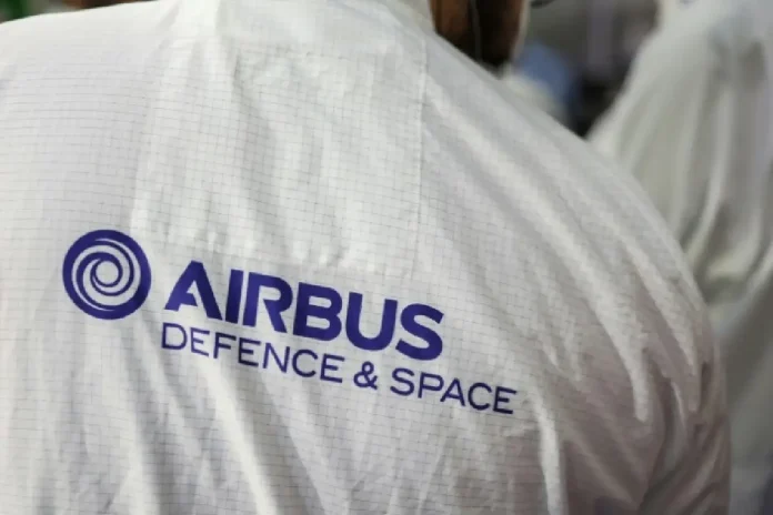 Airbus a l'intention de supprimer jusqu'Ã  2.500 postes dans sa branche _Defense and Space_, en difficultÃ© ( AFP _ Charly TRIBALLEAU )