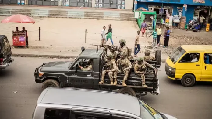 Les Forces armÃ©es de la RÃ©publique dÃ©mocratique du Congo (FARDC) patrouille Ã  Goma, capitale de l'est du pays, le 23 janvier 2025. (JOSPIN MWISHA _ AFP)